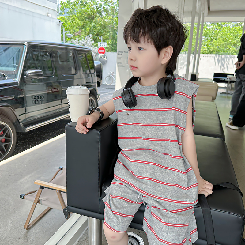 萌萌哒韩国童装男童条纹背心套装2023新儿童无袖上衣短裤两件套