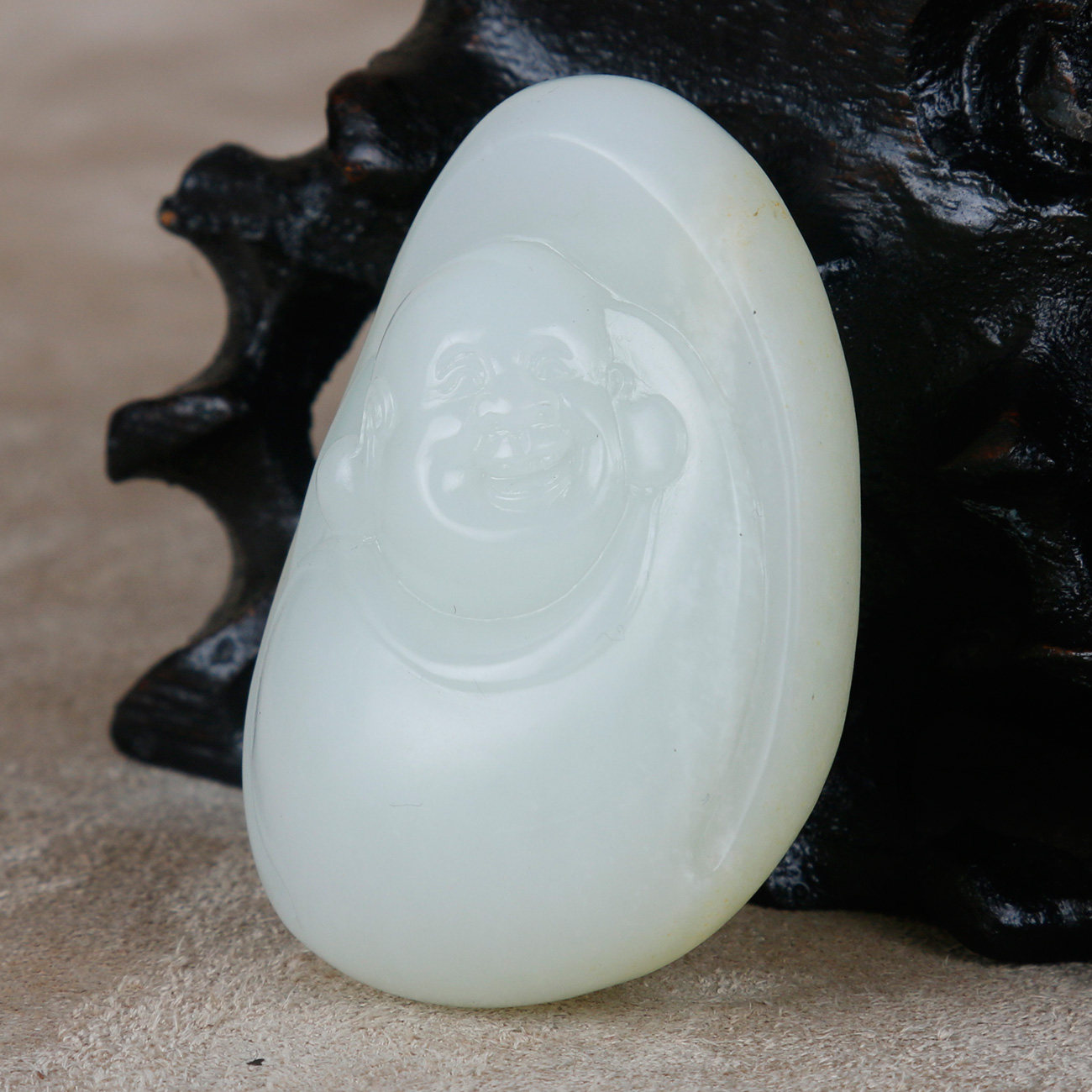 国家玉雕大师周雁明作品 和田玉羊脂白玉挂件笑佛 64.95克