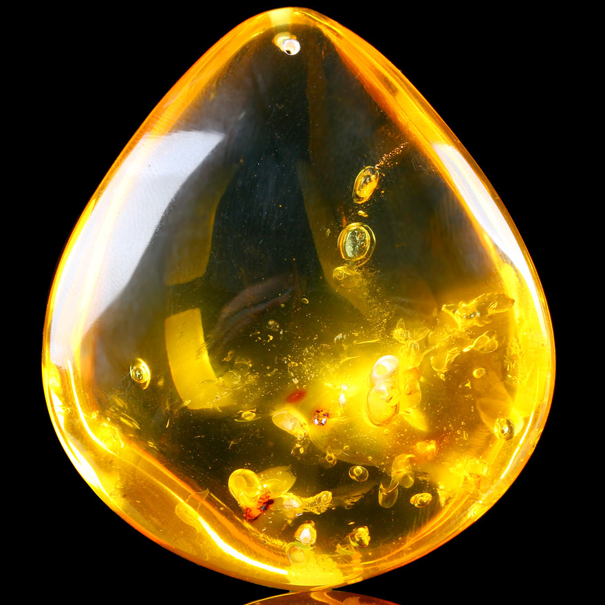 20.27克稀有水胆群 水滴形琥珀挂件