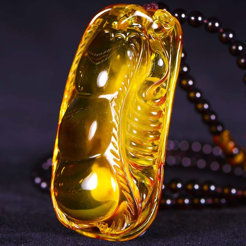 16.55克(含链)天然琥珀吊坠