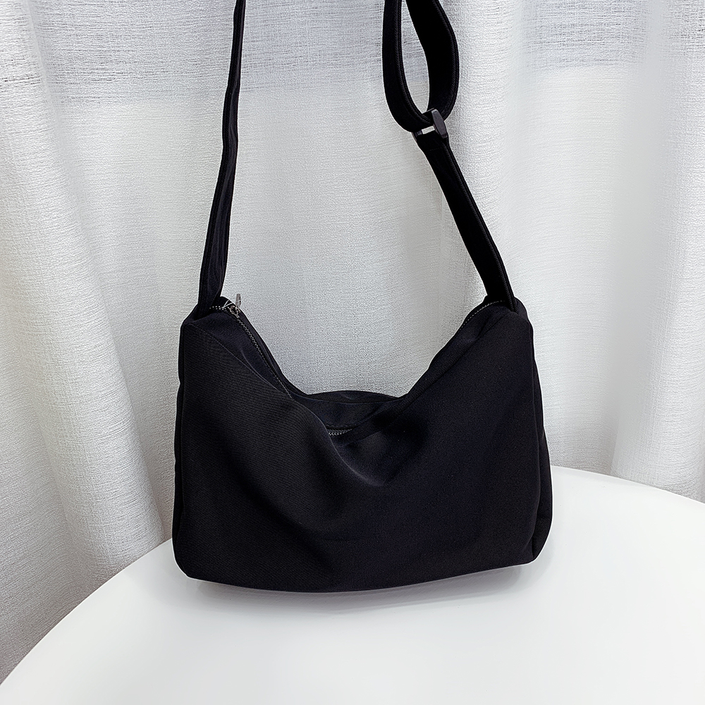 牛津布女包休闲斜挎包大容量轻便单肩包包女运动新款斜跨后背百搭