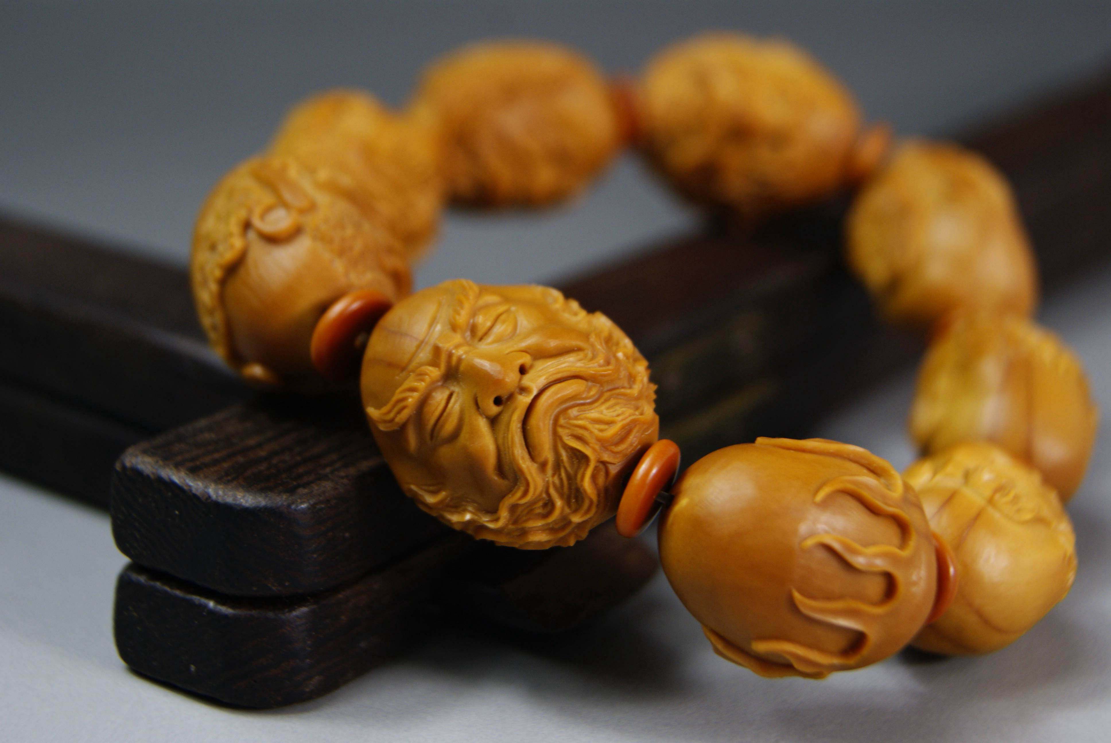 苏州核雕名家 田中华 达摩 手串