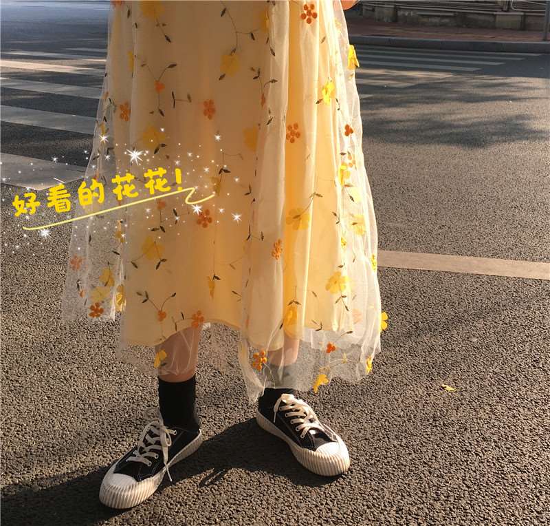 刺绣半身裙女春季2020年新款韩版纱裙高腰显瘦中长款蕾丝网纱裙子在类目 女装/女士精品, 半身裙中 - 来自Buy2taobao.com提供专业的淘宝代购服务