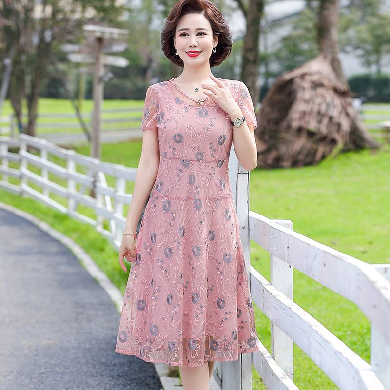 中年妈妈连衣裙夏季50岁40穿的裙子气质高贵蕾丝绣花短袖过膝长裙