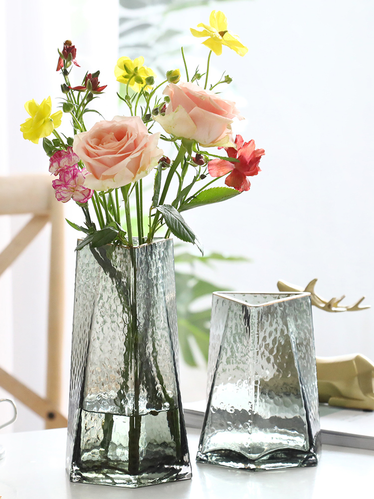 三角北欧花瓶客厅百合玫瑰插花水养富贵竹轻奢金玻璃花瓶口描摆件