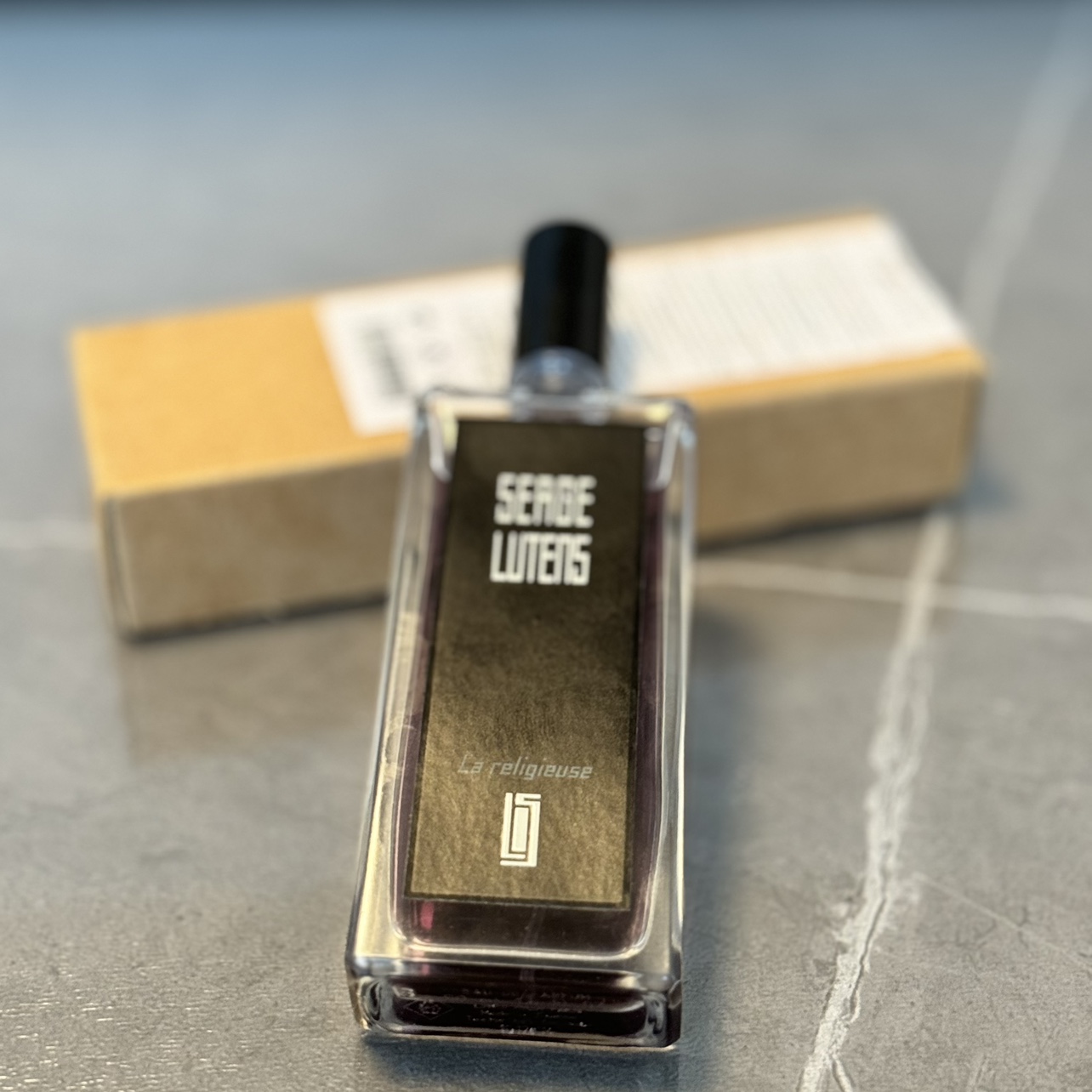 Serge Lutens芦丹氏孤儿怨孤女修女柏林少女玫瑰陛下大写檀香香水