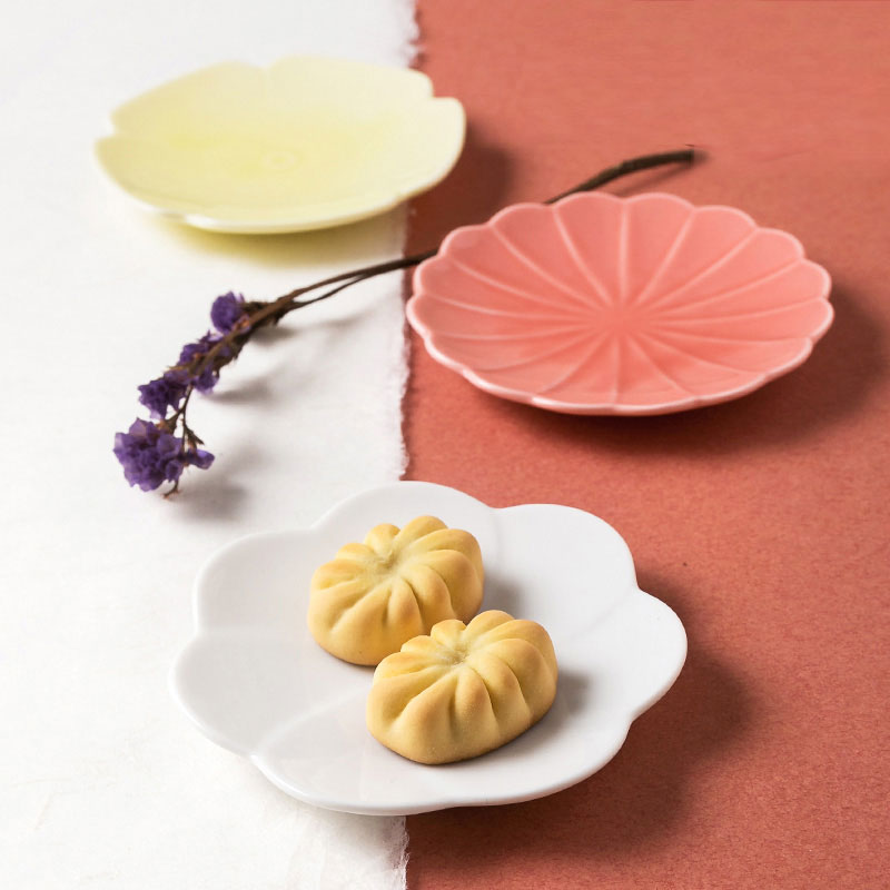 日本进口小盘子碟子马卡龙糖果色陶瓷盘餐具日式和风樱花盘甜品盘