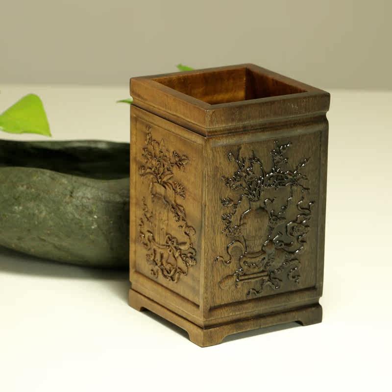 珍品收藏 金丝楠乌木浮雕笔筒 【润德】md-0072