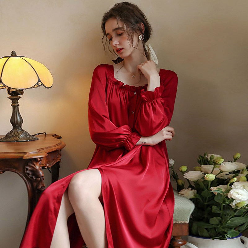真丝红色睡衣