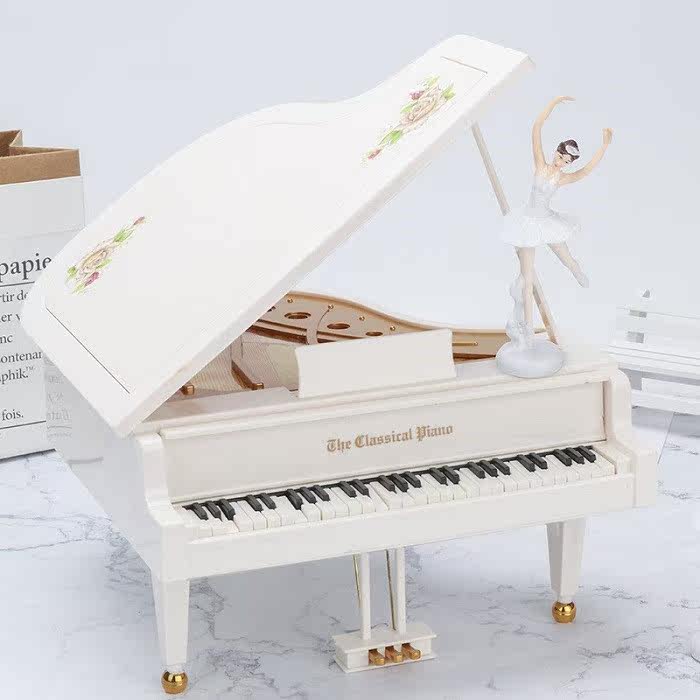 日本进口创意钢琴音乐盒旋转女孩八音盒女生儿童音乐盒