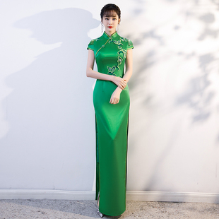 高端长款走秀旗袍2024年新款年轻款绿色复古舞蹈服宴会优雅连衣裙
