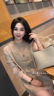 RR fashion 2024春季新款欧洲站T恤女圆领中长款褶皱长袖打底衫