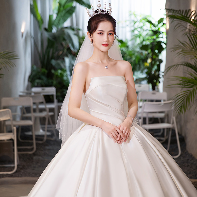 抹胸缎面主婚纱2022新款新娘高级质感气质法式大拖尾小个子主轻纱