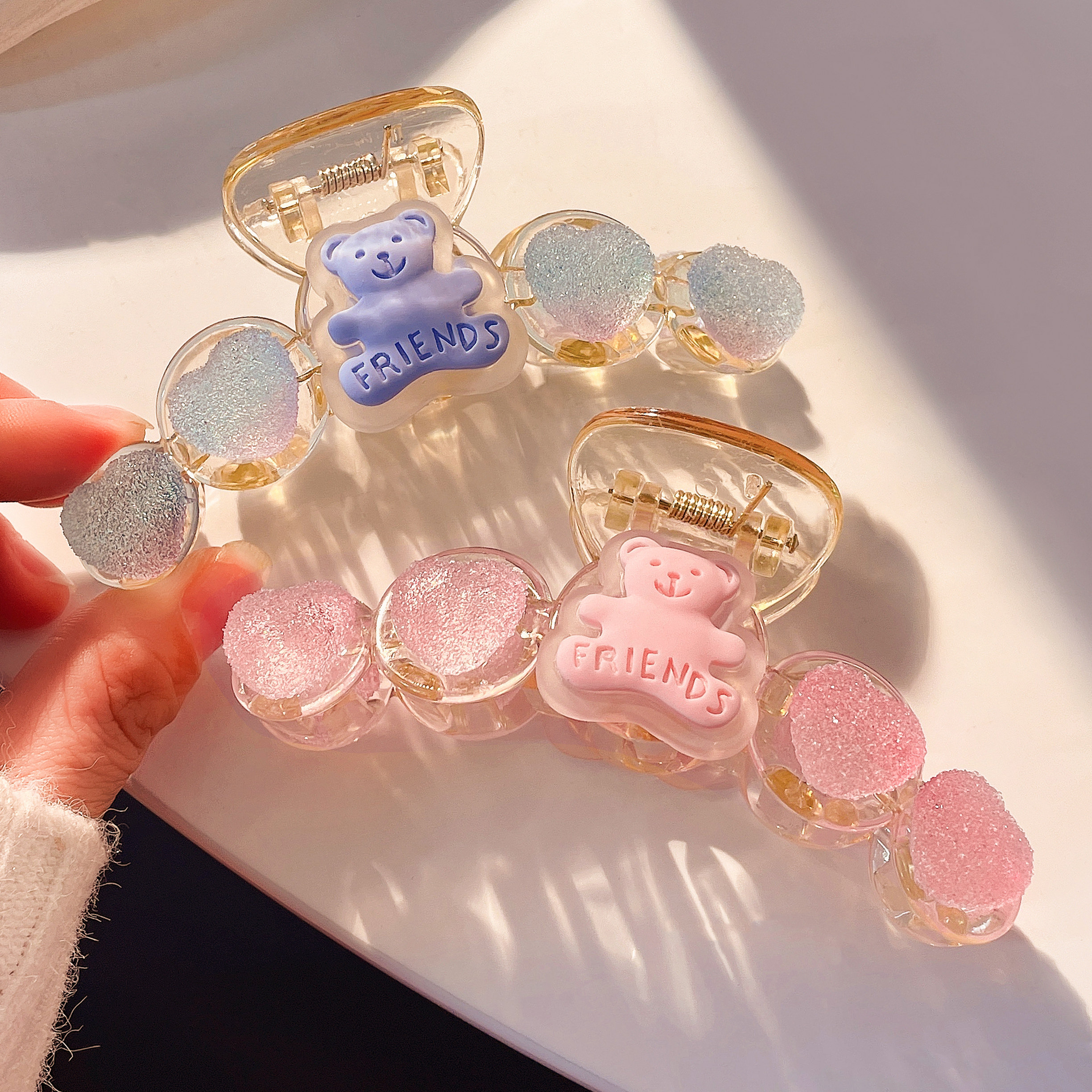 可爱小熊软糖抓夹ins风爱心发夹女后脑勺发卡网红2022新款鲨鱼夹