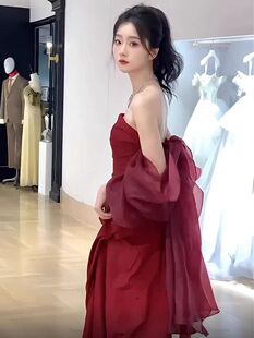 敬酒服2024新款晨袍女新娘红色出阁宴订婚礼裙高端轻奢抹胸连衣裙