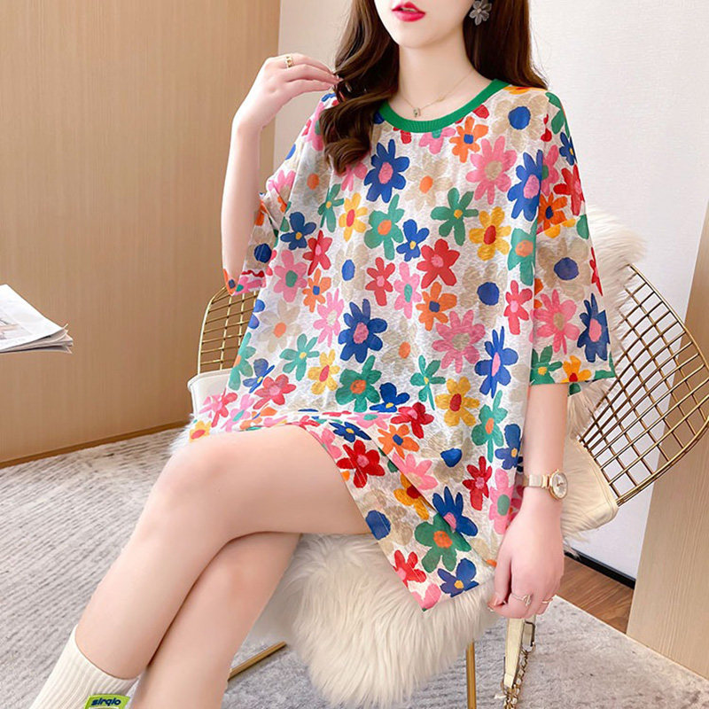 大码女装2022年夏季新款小碎花短袖t恤女胖mm遮肚子显瘦200斤上衣