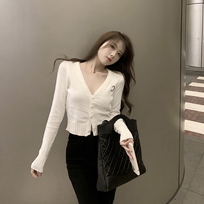 深v领低胸针织打底衫女秋冬开衫毛衣短款修身显瘦外套气质上衣服