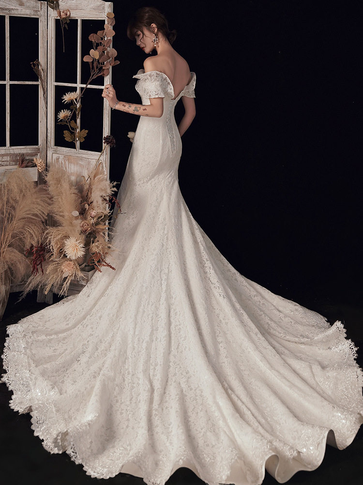 鱼尾婚纱小拖尾