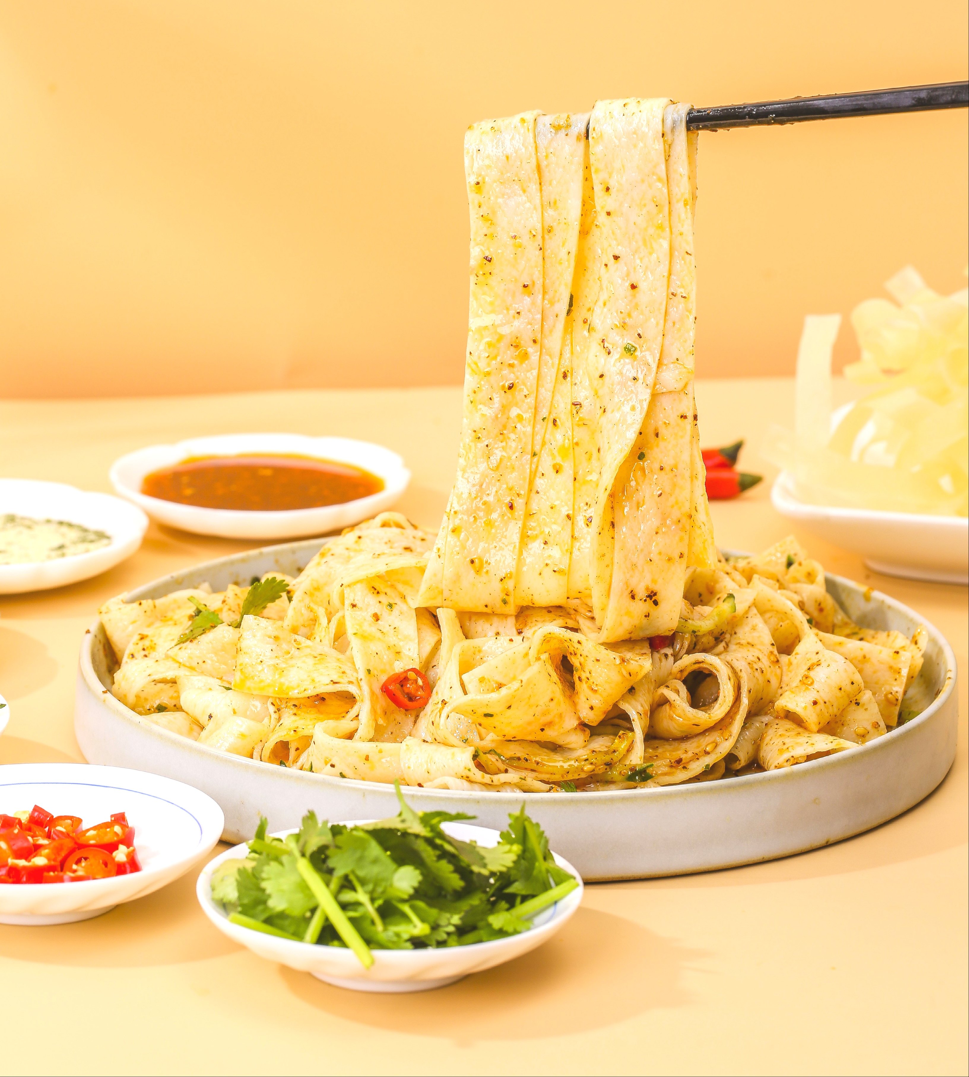 周三嫂苏北宿迁风味小吃擀面皮徐州睢宁邳州陕西凉皮泗洪面皮速食