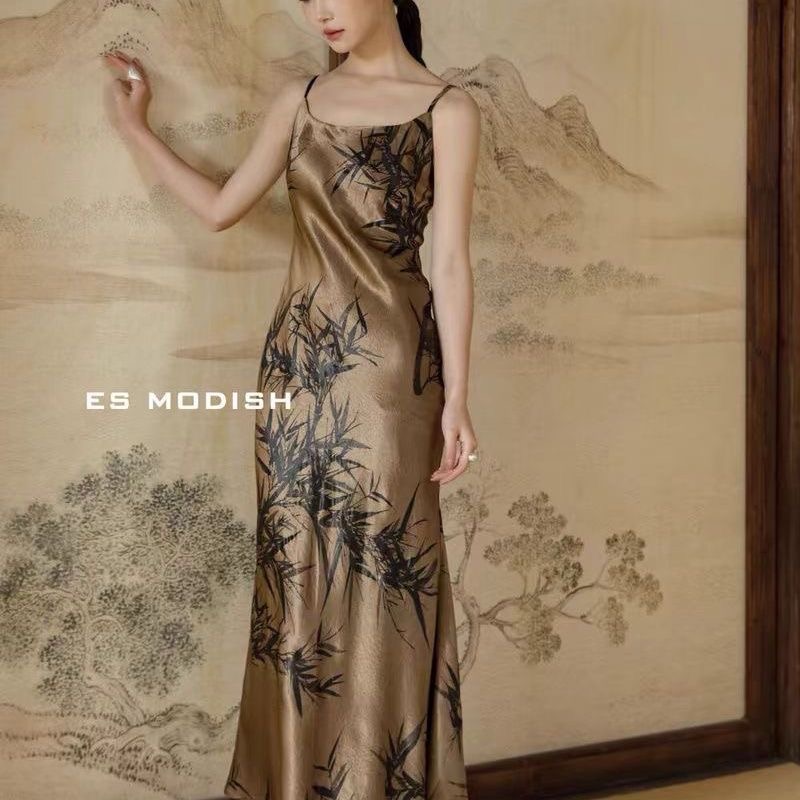 新中式国风吊带裙2024年春夏季新款风情万种的醋酸连衣裙