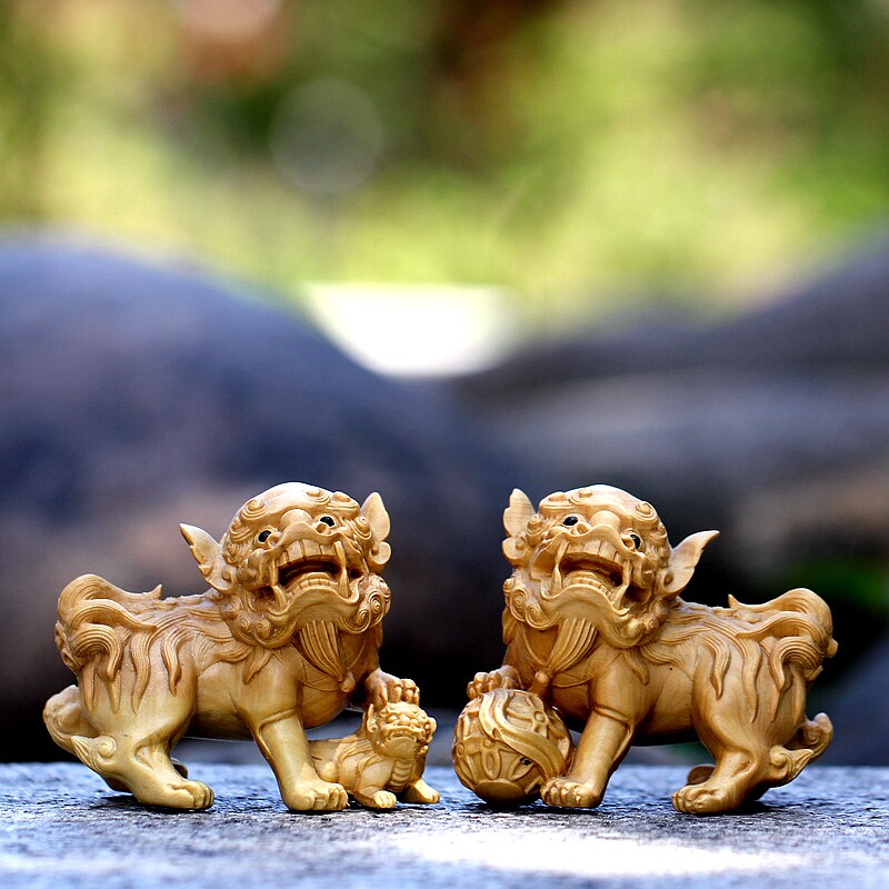 小叶黄杨木雕双狮戏球摆件狮子实木头雕刻红木家居饰品客厅工艺品