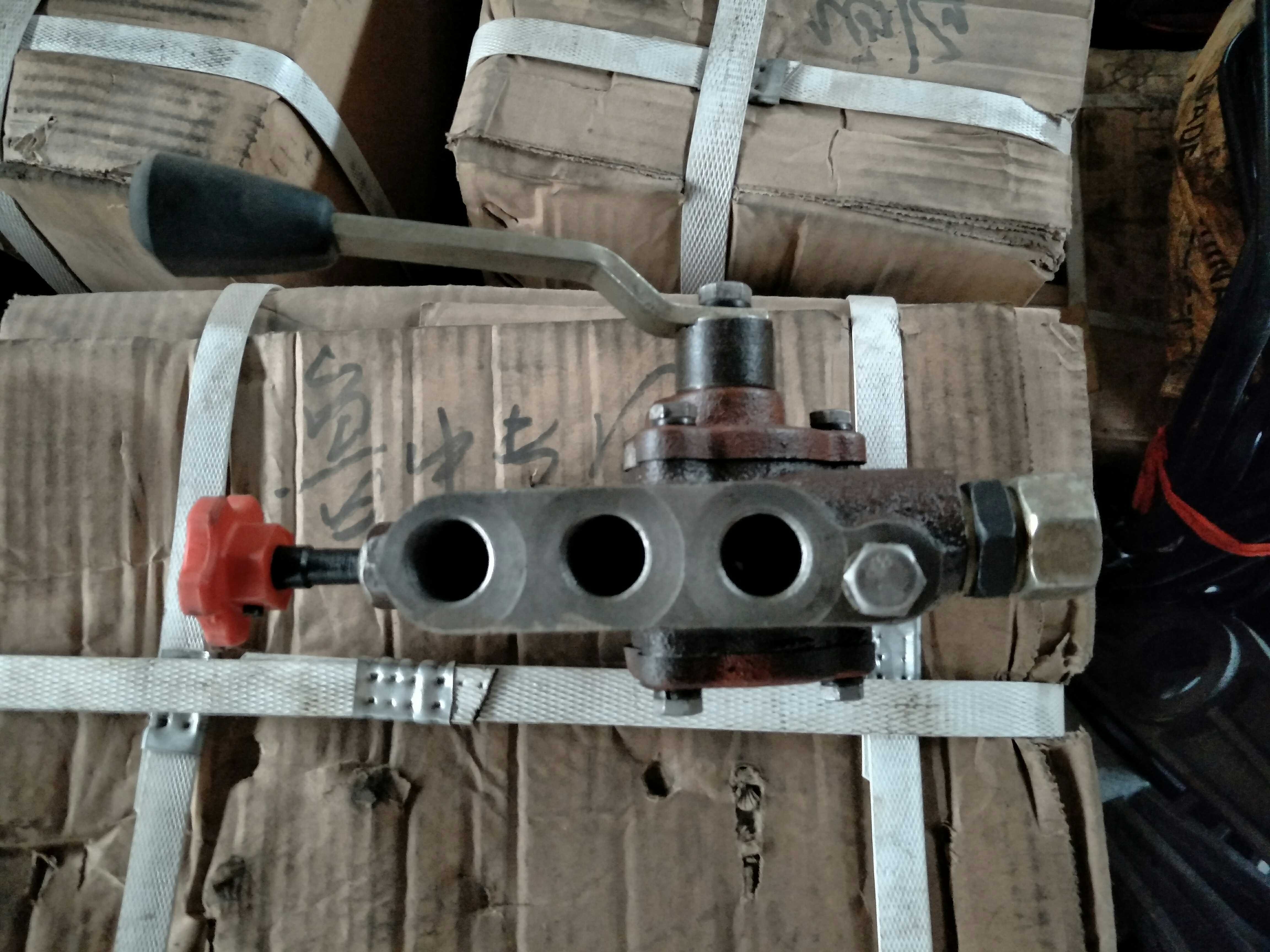 适用于四轮拖拉机鲁中(强升强降)大鹏王专用分配器 厂家直销
