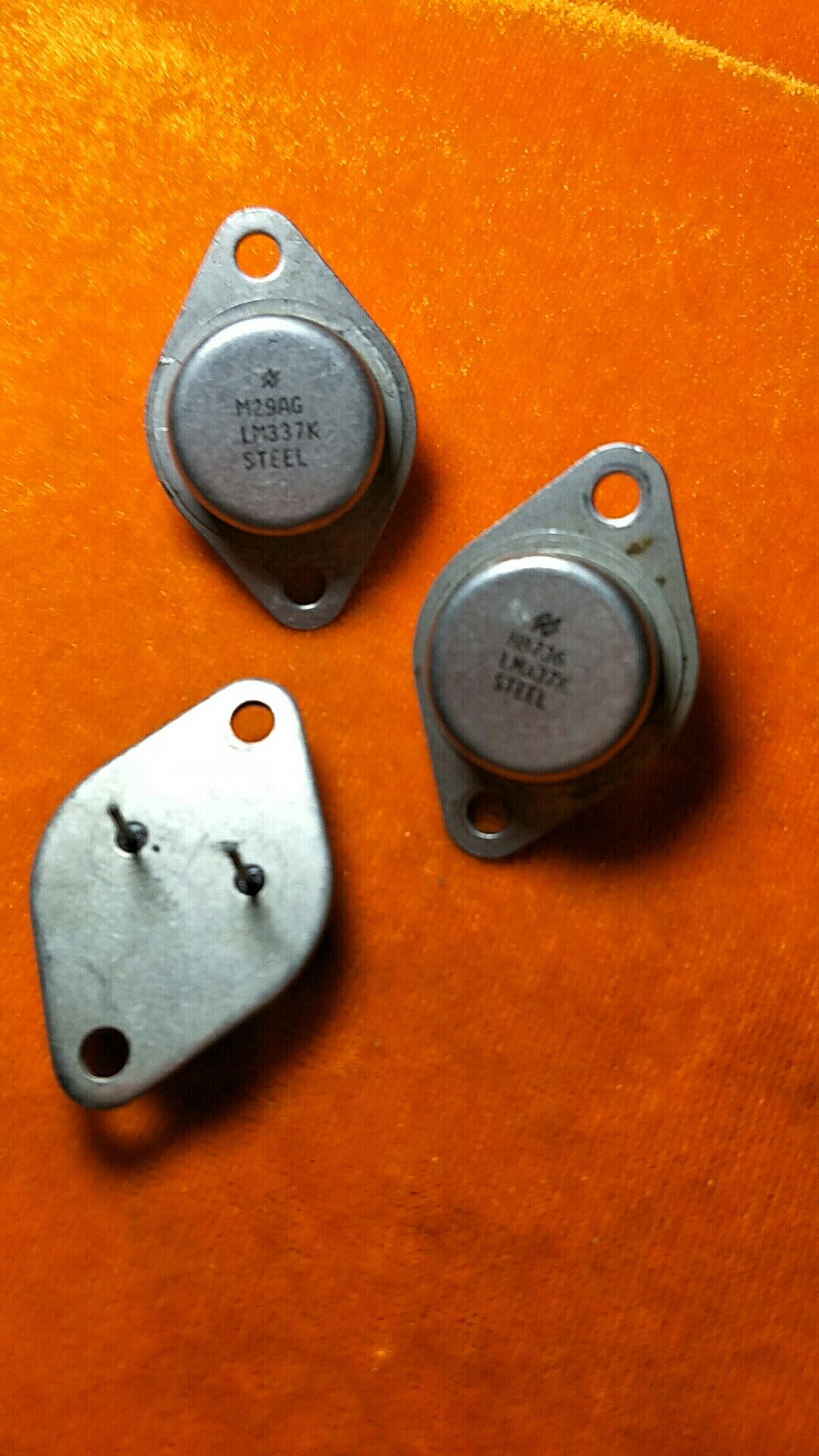 中国337k三端稳压器成块ic集成电路芯片芯片