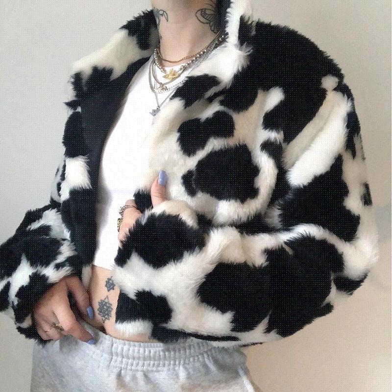 2020 black and white polka dot plush coat black and white Color matching Plush coatin the Women's clothing/Boutique , Sweaters category - from Buy2taobao.com to provide professional Taobao agent buy service