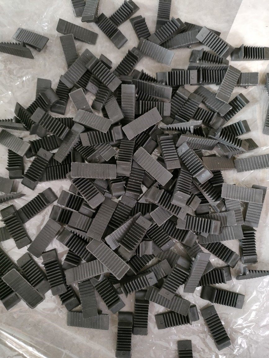 玻璃压紧块玻璃垫块塑料固定门窗断桥窗玻璃垫片飞机插片夹托配件