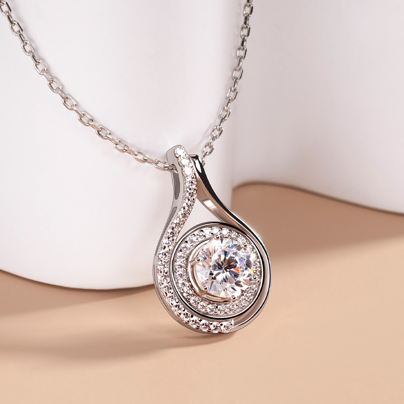 s925纯银莫桑仿钻石项链女2021年新款高级感轻奢吊坠女友生日礼物