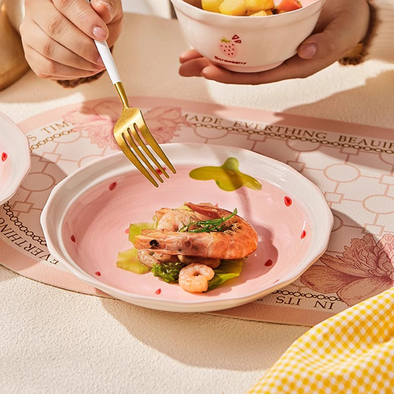 草莓陶瓷盘子菜盘家用2023新款高级网红碗盘釉下彩餐具高颜值菜碟