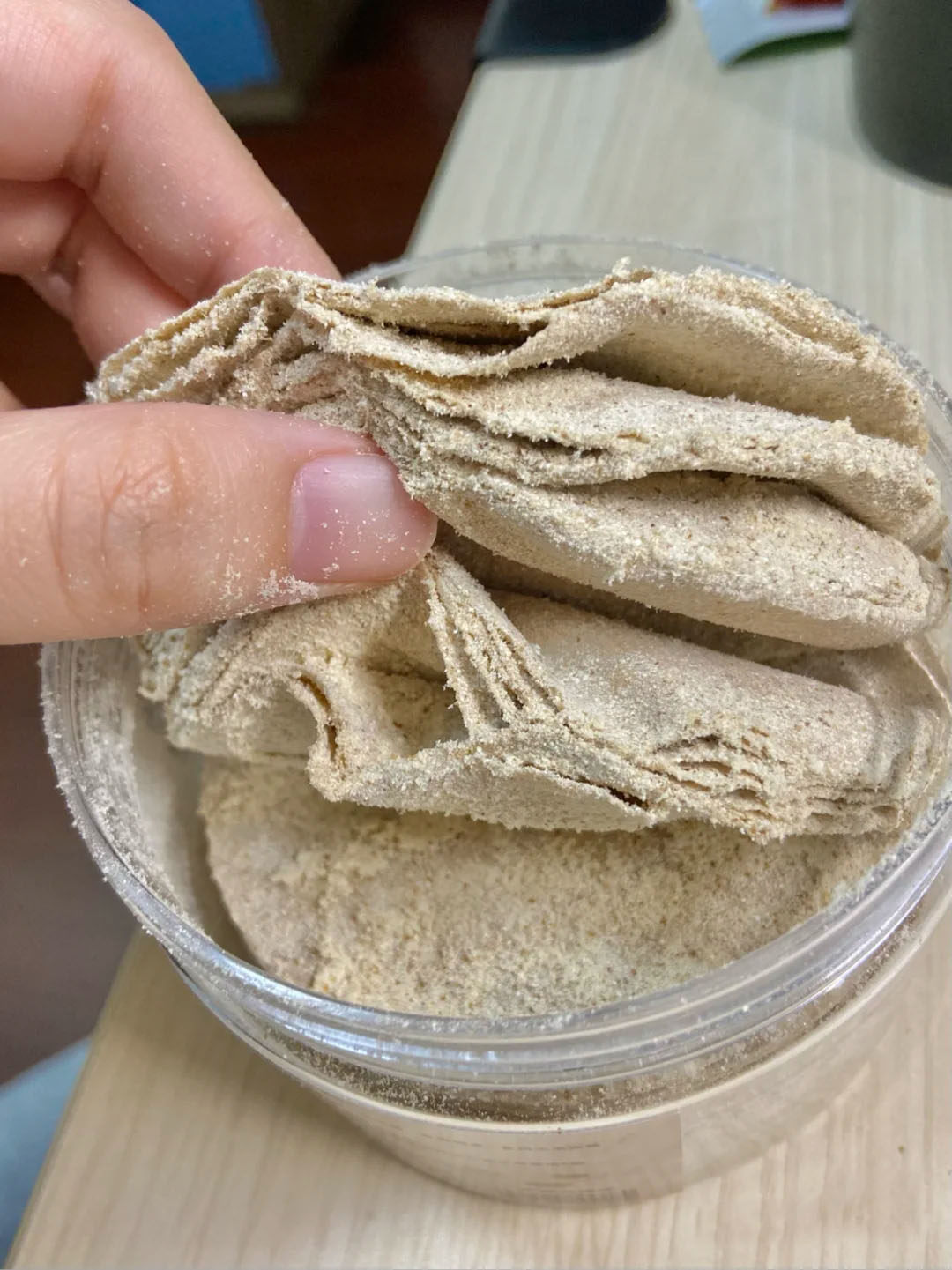 饺子皮糖8090后童年怀旧小时候麦芽糖面皮糖东北特产面皮薄饼回忆