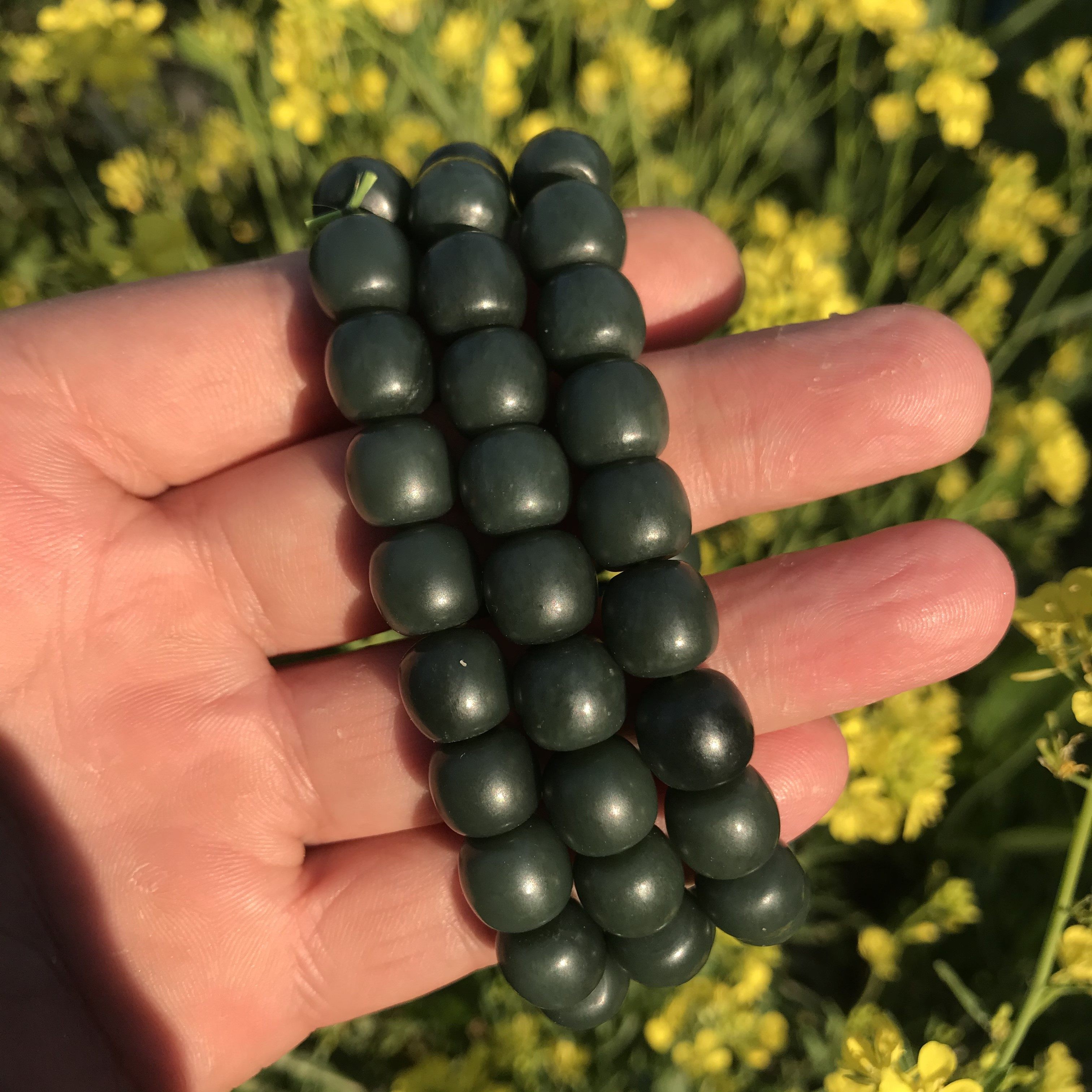 新疆和田玉假一赔三巨漏天然特色沙枣青老型珠手链手串10mm共20颗