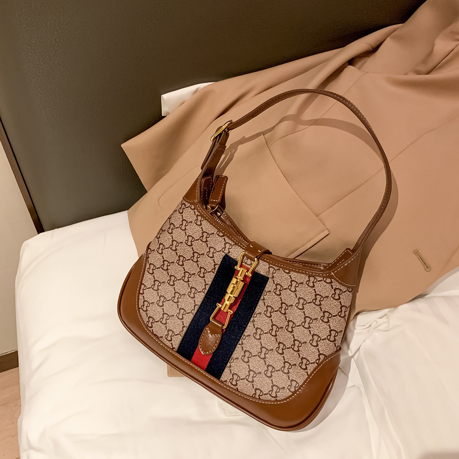 特价定制老花女包_高级感复古腋下包高端定制包包1961马衔扣老花女包