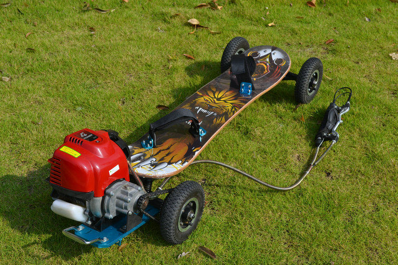 滑板汽油滑板车四轮越野动力电动四冲滑板车