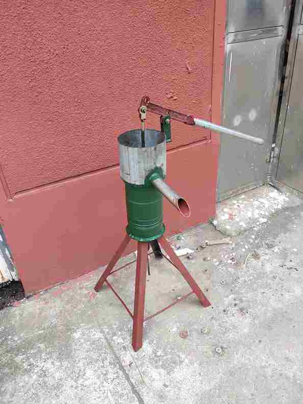 新款老式压水井手摇泵家用抽水泵洋井头吸水器手动摇水机摇井泵