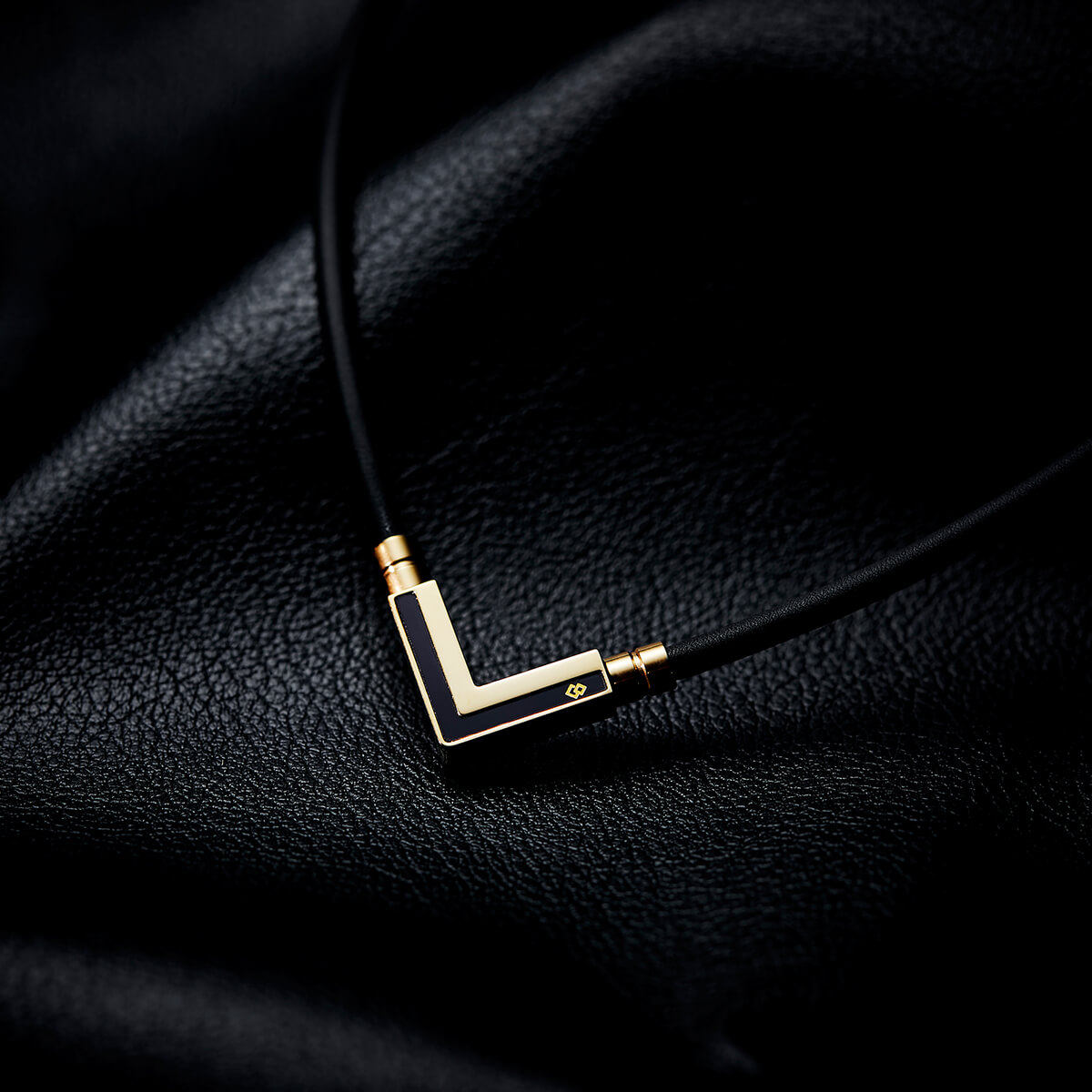 colantotte日本磁疗项链磁石项圈缓解颈椎酸痛tao α vega next