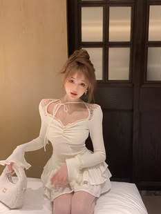 韩式千金甜辣套装女秋冬白色蕾丝边挂脖上衣A字蛋糕半身裙两件套