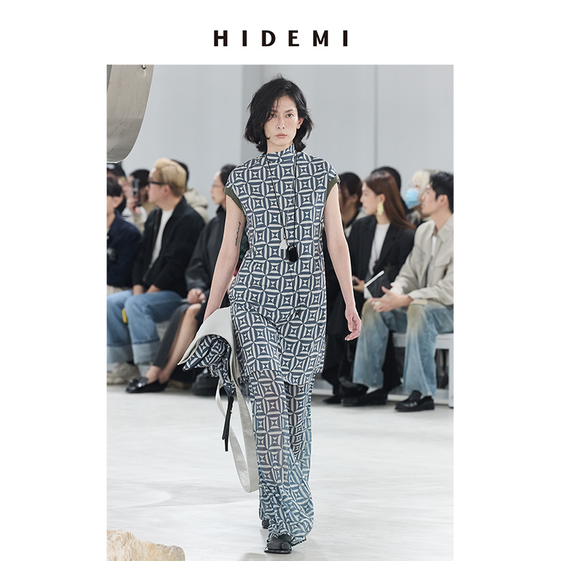 HIDEMI“我们做印花”经典设计感几何图形印花垂顺套装女