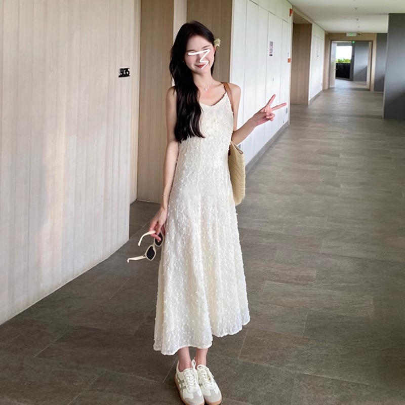 流行漂亮春夏韩系穿搭一整套白色吊带连衣裙子女夏装2024新款长裙