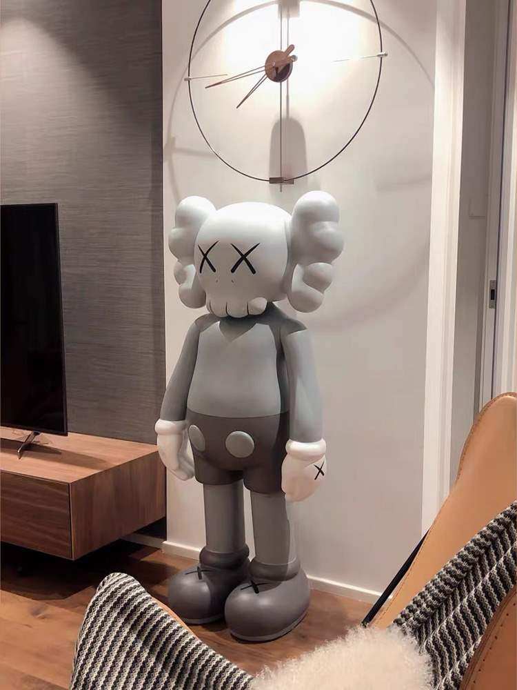 门口大型装饰kaws客厅落地雕塑摆件家居轻奢公仔卡通潮牌网红店