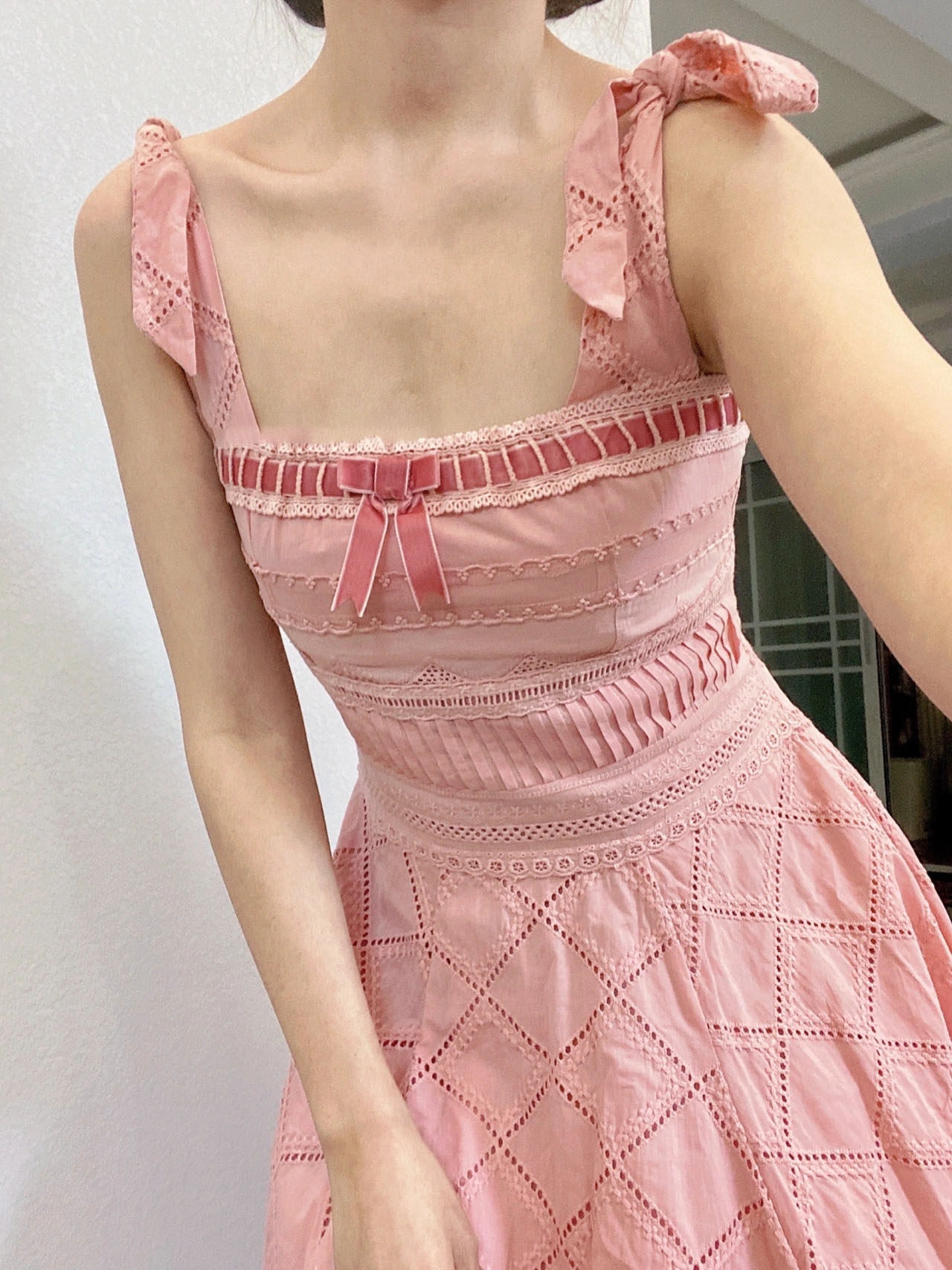 2022年春季新款粉色甜美高腰显瘦吊带连衣裙女时尚可爱仙气迷你裙