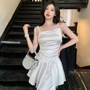 纯欲风白色吊带连衣裙春季2024新款性感显瘦时尚设计高级感女短裙