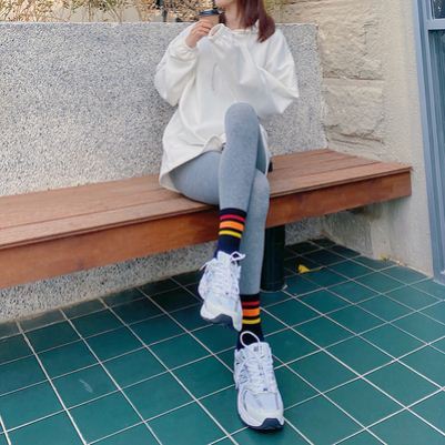 配鲨鱼裤的袜子女健身紧身打底裤外穿搭外露中高筒老爹鞋运动棉袜