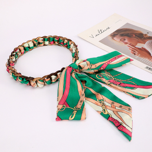 丝巾腰带配牛仔裤