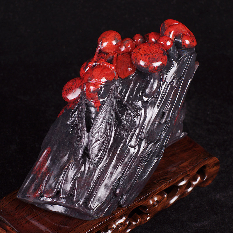 桂林鸡血玉一鸣惊人摆件 980克