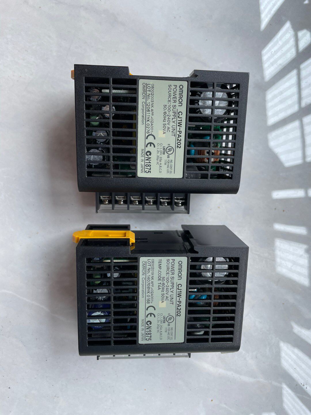 欧姆龙plc电源cj1w-pa202,9成新,功能正常