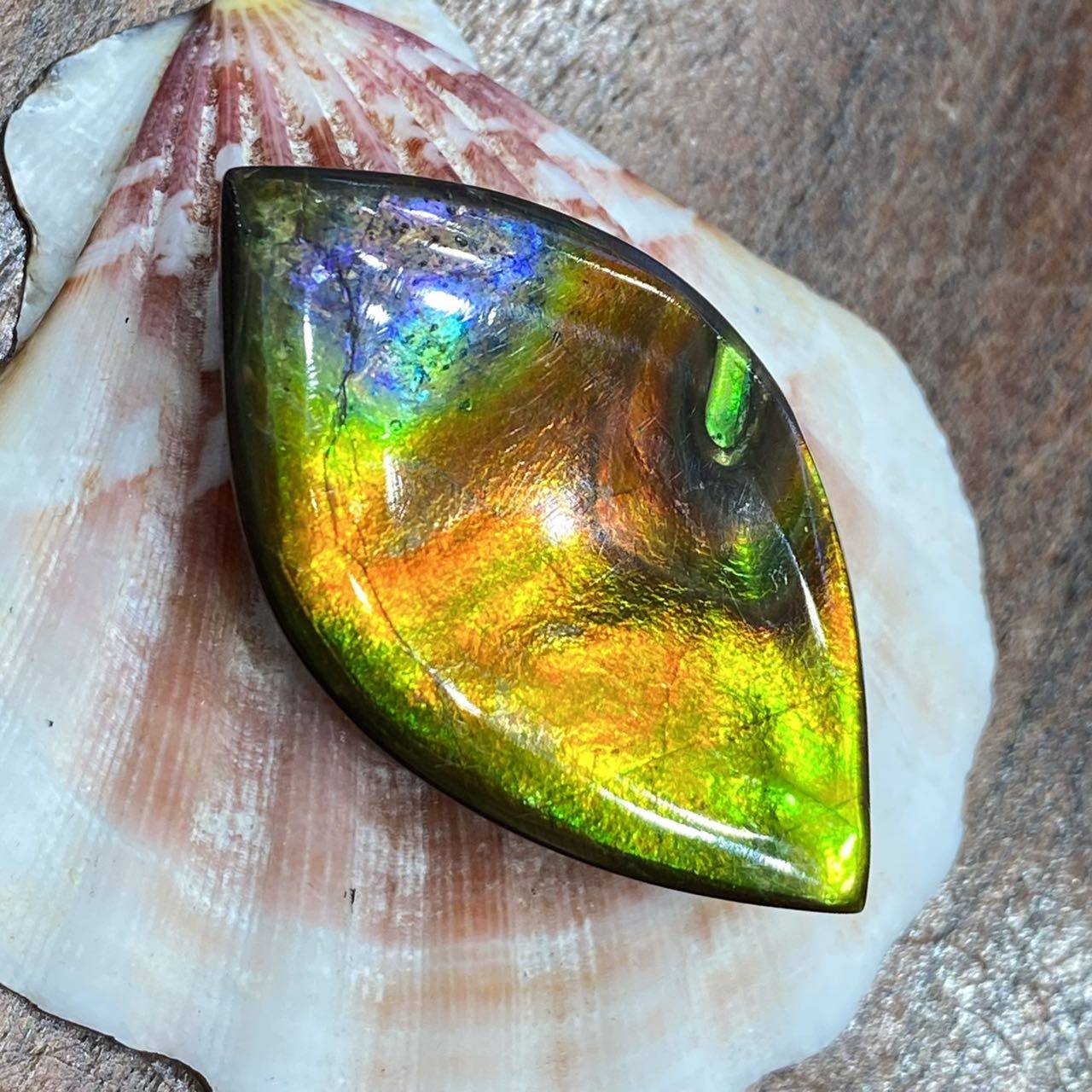 加拿大矿区斑彩彩石单面裸石30ct级别ls30cta0918珠宝奇石