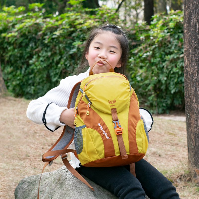 儿童出游小背包女孩外出旅游轻便登山研学旅行双肩包小学生春游包