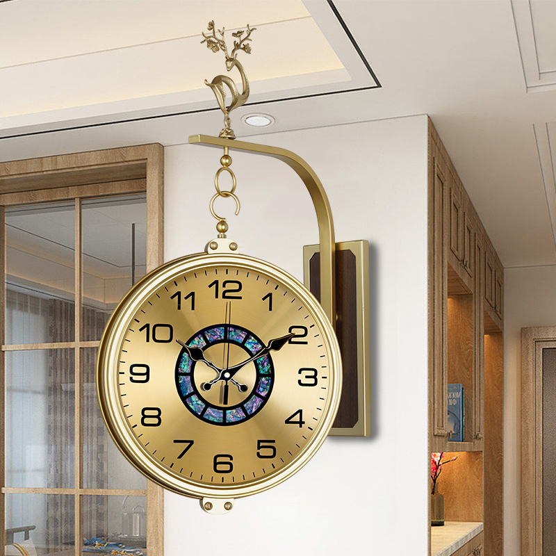 现代轻奢双面挂钟客厅创意高级感挂墙时钟欧式豪华石英静音两面钟